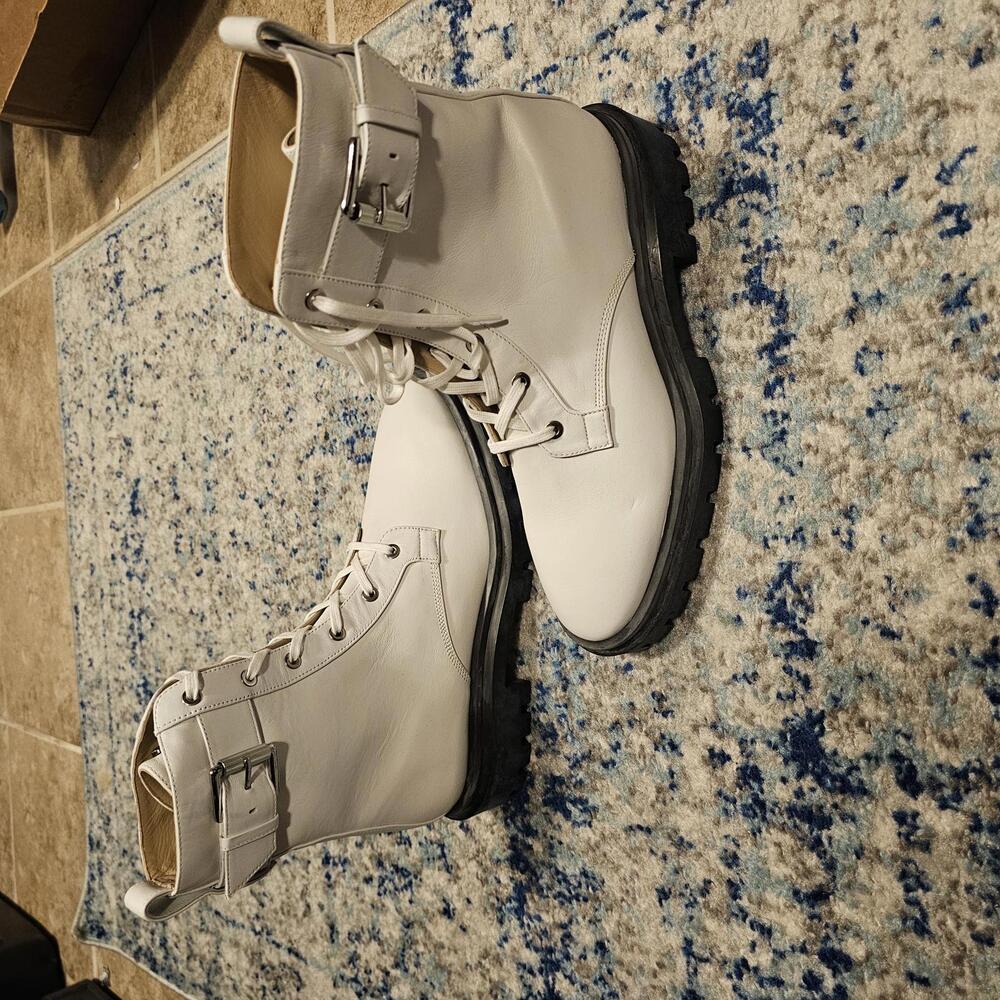 Stuart Weitzman Ultra Lug Buckle‎ Combat Boots in White, Size 7.5B